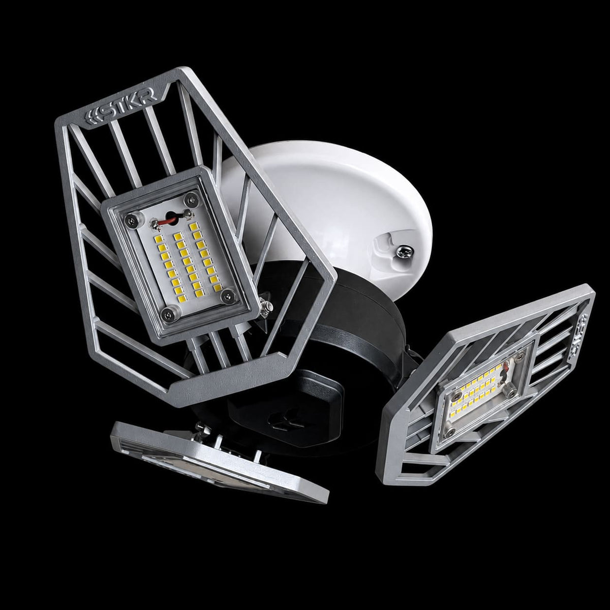 TRiLIGHT 2.0 ceiling light with three adjustable LED panels